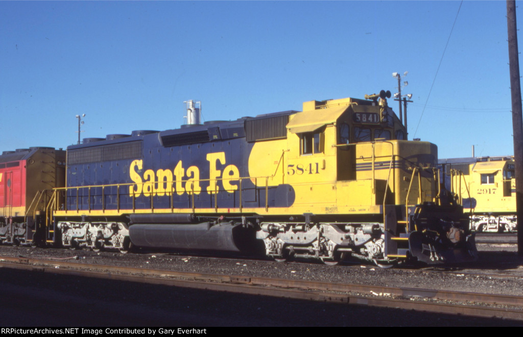 ATSF SD45-2u #5841 - Atchison, Topeka & Santa Fe
